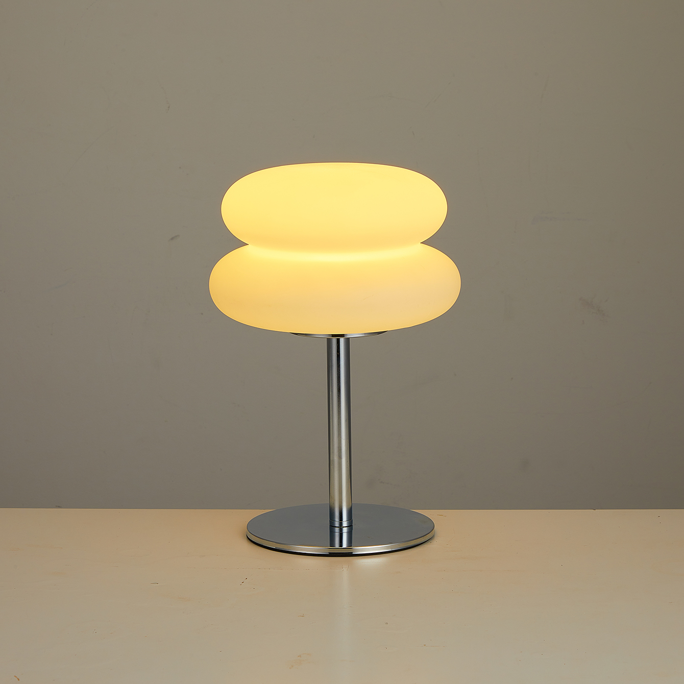 Bauhaus  table lamp plastic la - Mushroom Table Lamp avis et prix