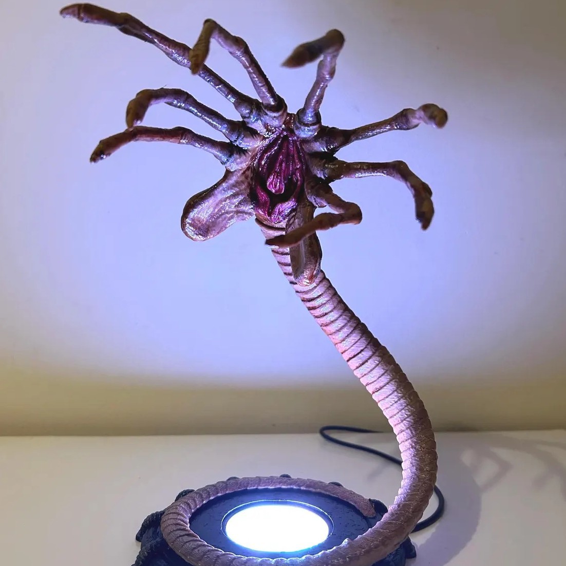 Alien Facehugger Lamp Nightlig - Lighting Decor Items avis et prix
