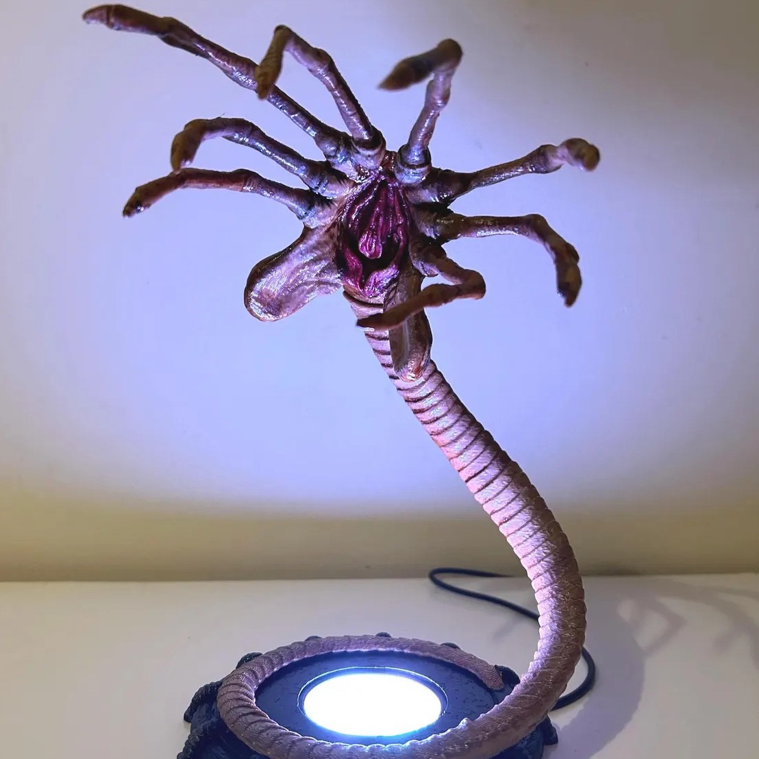 Alien Facehugger Lamp Nightlig - Lighting Decor Items avis et prix