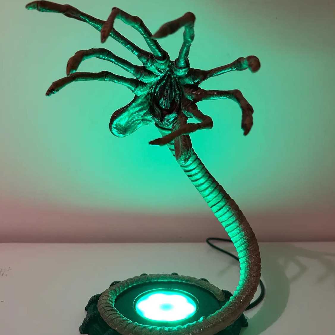 Alien Facehugger Lamp Nightlig - Lighting Decor Items avis et prix