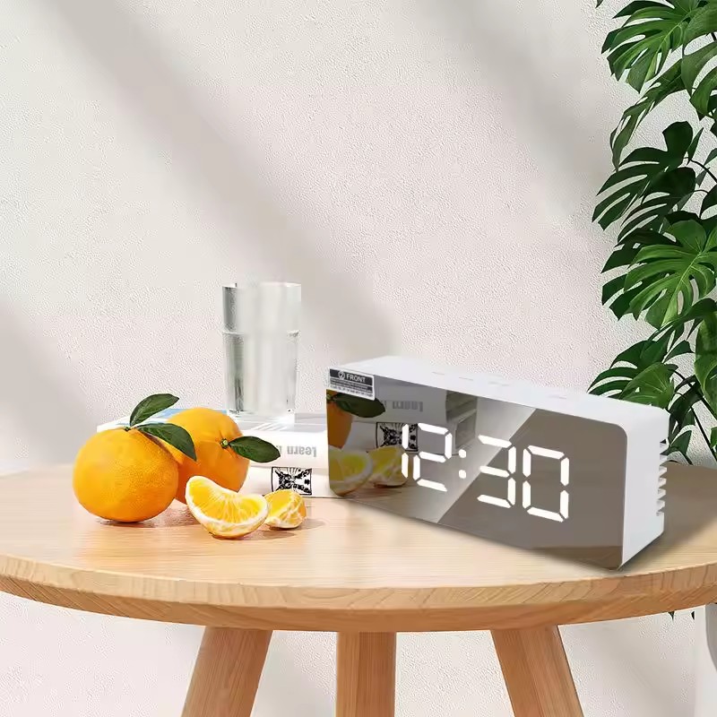 1Pc White Digital Clock LED Mi - Lighting Home Decor Wall Clocks avis et prix